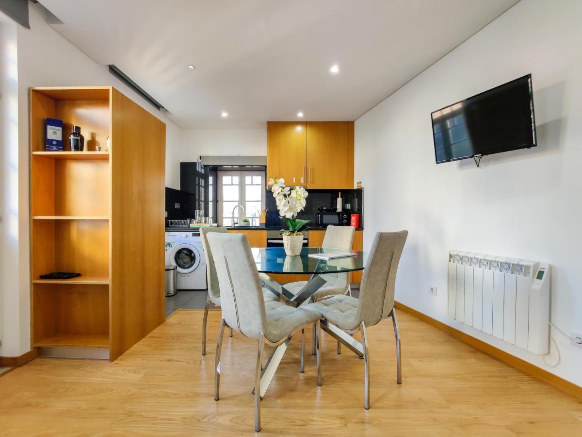 Sao Domingos Apartment - Viana City Centre เวียนา โด กัสเตโล ภายนอก รูปภาพ