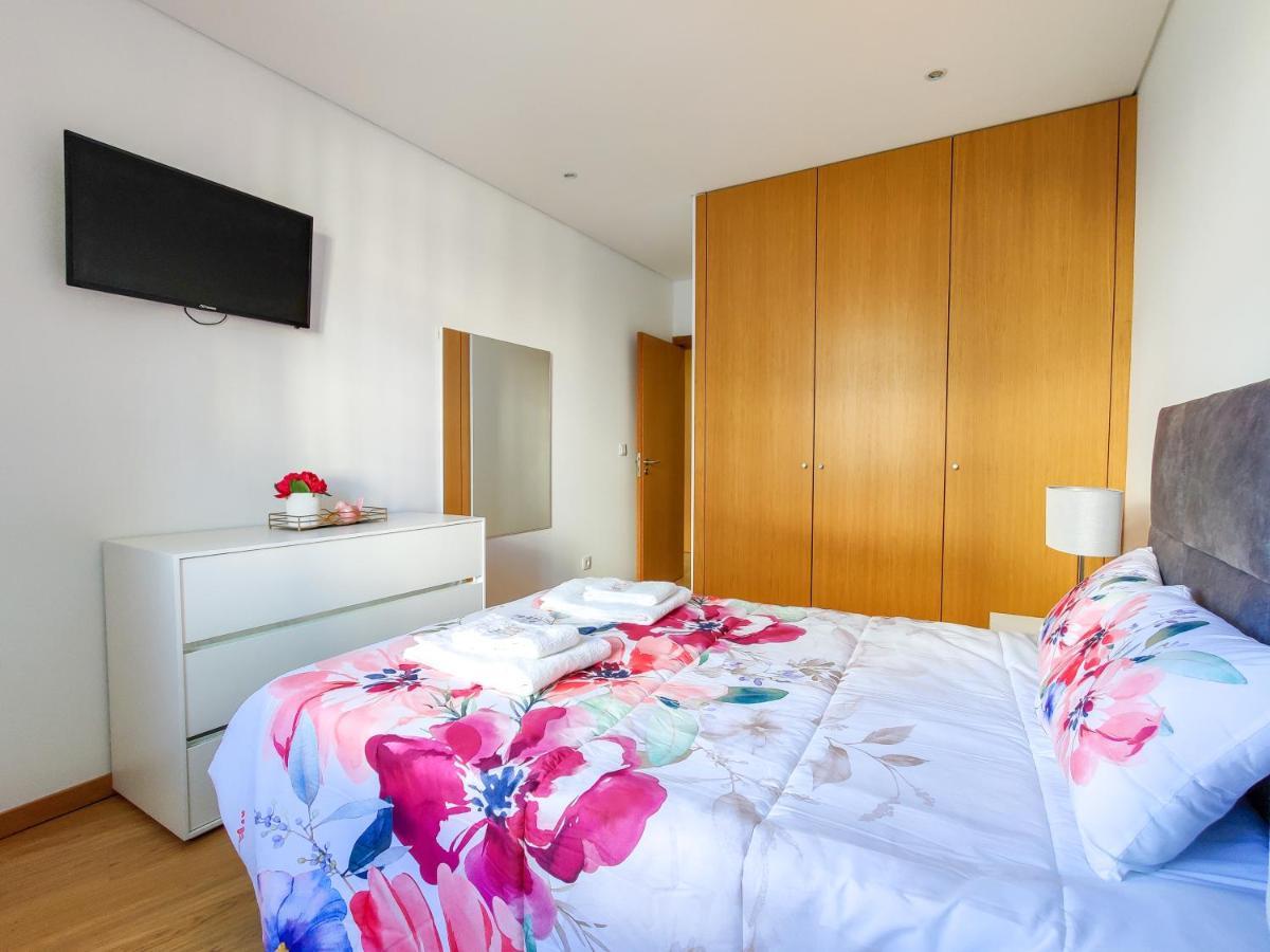 Sao Domingos Apartment - Viana City Centre เวียนา โด กัสเตโล ภายนอก รูปภาพ