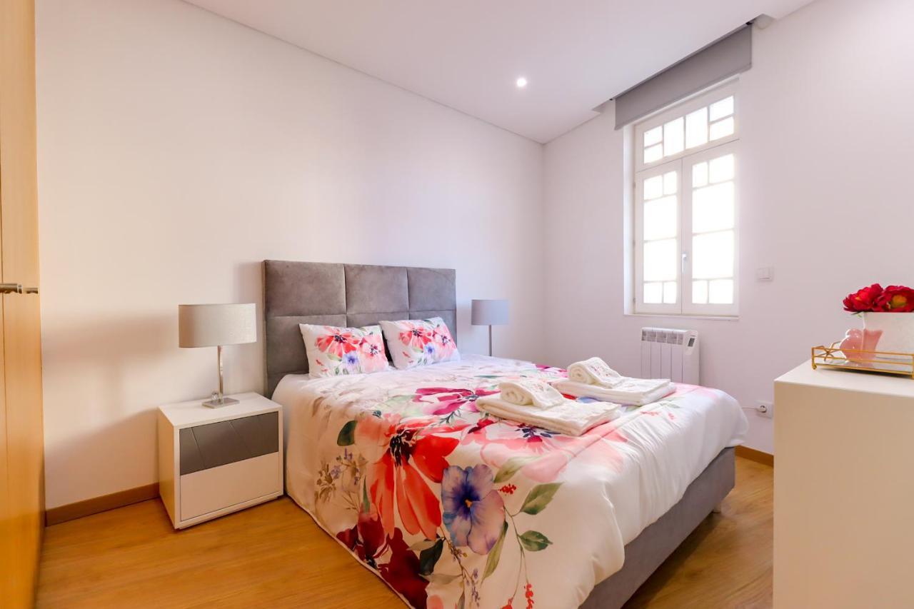 Sao Domingos Apartment - Viana City Centre เวียนา โด กัสเตโล ภายนอก รูปภาพ